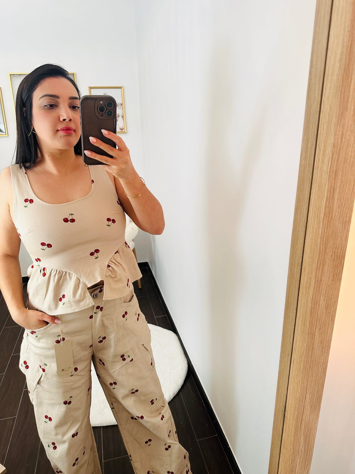 Conjunto Bege Cereja