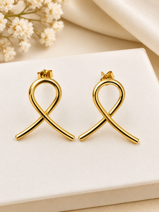 Brincos de Pino Laço Minimalista em Tom Dourado